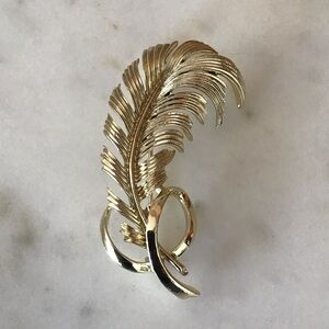 Vintage Gold Tone Feather Brooch
